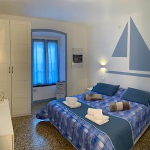 Vela Azzurra Manarola
